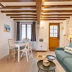 Au 56 - Centre - Quartier Saint-leonard بيت للعطل