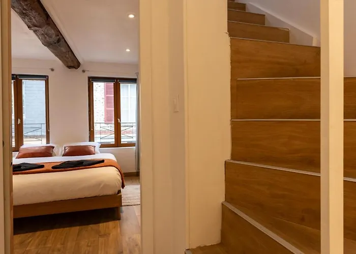 Au 56 - Centre - Quartier Saint-léonard *